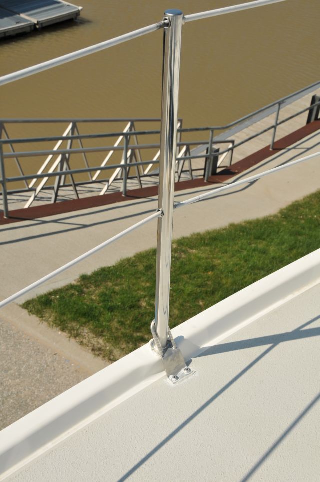 Stanchion 014_small.jpg